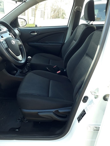Imagen 7 de 9 de Toyota Etios Xs