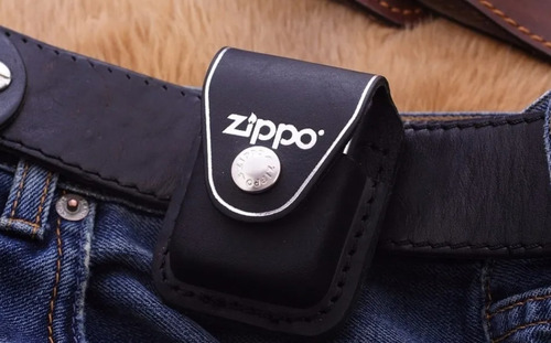 Imagen 3 de 5 de Estuche Zippo De Cuero Negro Modelo Lpcbk.