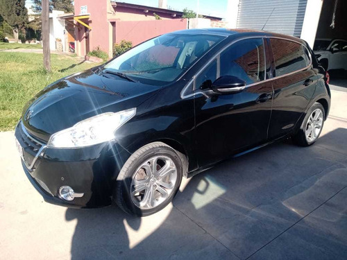 Imagen 5 de 16 de Peugeot 208 2015 1.6 Feline