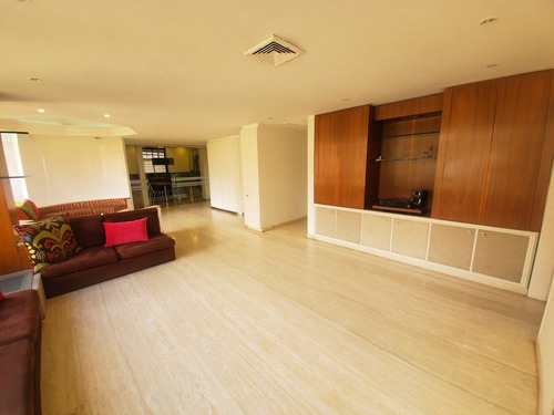 Imagen 20 de 30 de Vendo/alquilo Apartamento 390m2 5h/5b/4p Los Palos Grandes 3637