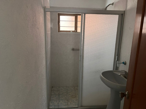 Amplia Casa En Privada Segura