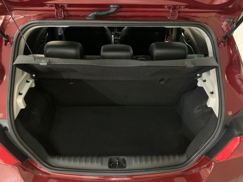 Imagem 11 de 12 de Chevrolet Onix 1.4 Ltz 5p 2018/2019 Vermelho