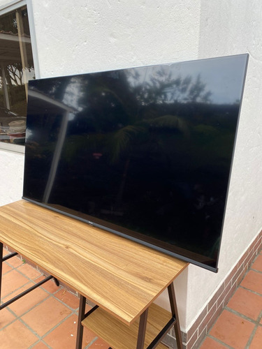 Televisor Hisense 58 (incluye Soporte Móvil)