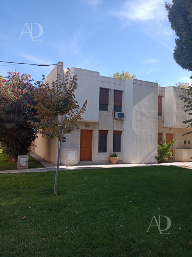 Venta Duplex 3 Dormitorios -petit Chalet- Cipolletti