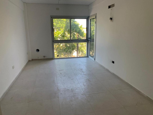 Imagen 2 de 7 de Departamento Dos Ambientes Con Balcón Al Frente