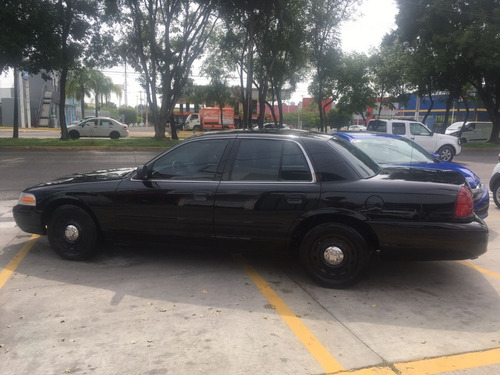 Imagen 3 de 12 de Ford Crown Victoria Police Interceptor 2005 Negro