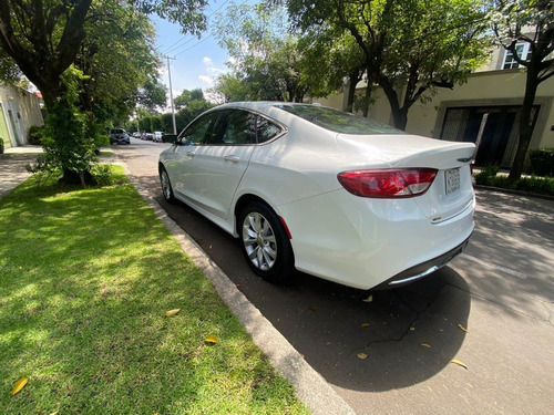 Imagen 12 de 12 de Chrysler 200