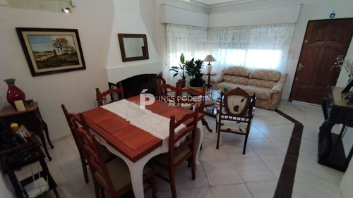Imagen 6 de 15 de Mansa Con 4 Dormitorios Y 3 Baños Próximo Al Mar