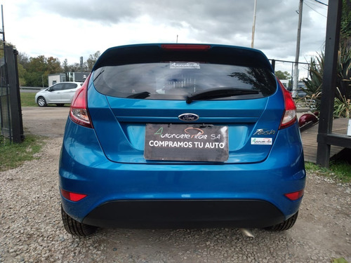 Imagen 4 de 9 de Ford Fiesta Kinetic S Plus 2015