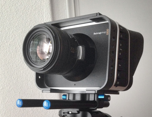 Camara Blackmagic Cinema 2.5k Montura Canon + Accesorios