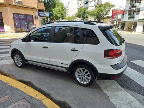 Volkswagen Suran 2017 1.6 Track
