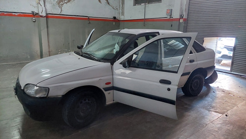 Ford Escort Lx 1.8