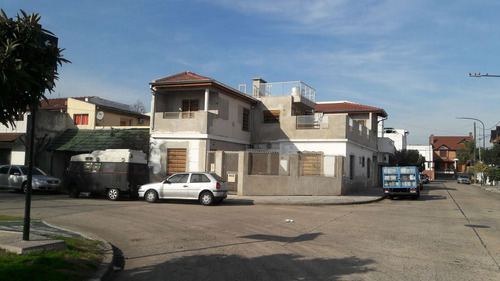 Casa En Venta En Liniers Barrio Naon