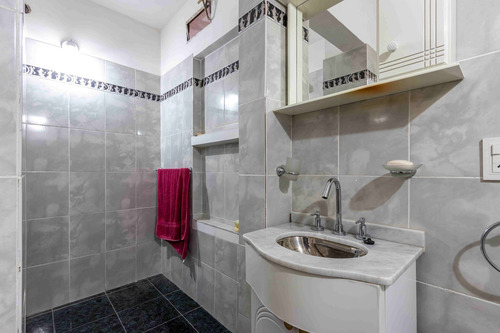 Imagen 15 de 30 de Casa En Venta · 3 Dormitorios · Patio · 2 Cocheras