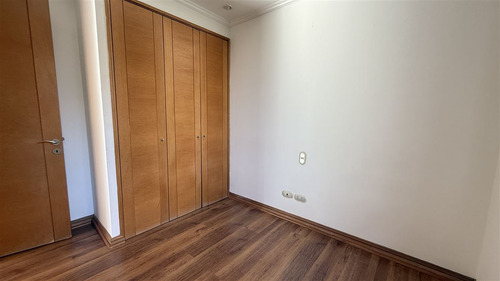 Departamento En Venta De 2 Dorm. Metro Escuela Militar