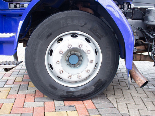 Imagem 12 de 23 de Volvo Vm 23 210 6x2 2004 Com Munck Hincol 31.000 2011= Vw