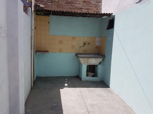 Imagen 12 de 14 de Dos Locales Y Dos Departamentos- Escucha Ofertas