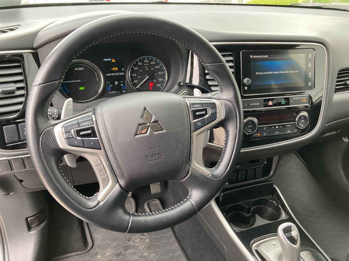 Imagen 5 de 11 de Mitsubishi Outlander 2019 5p Se Hbrido L4/2.0 Aut