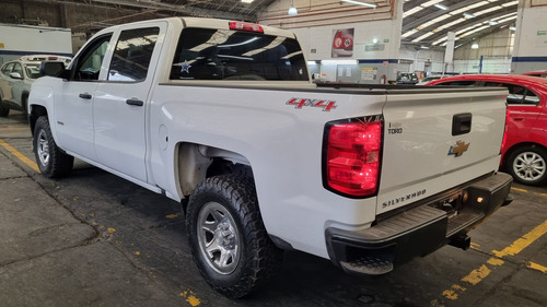 Imagen 4 de 10 de Chevrolet Silverado 2017 5.3 V8 2500 Ls Doble Cabina 4x4 At