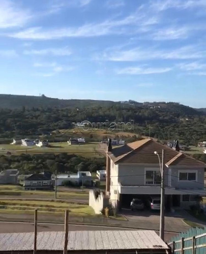 Casa Em Vila Nova Com 3 Dormitórios - Yi126