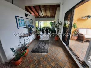 Bello Town House En Venta En La Tahona