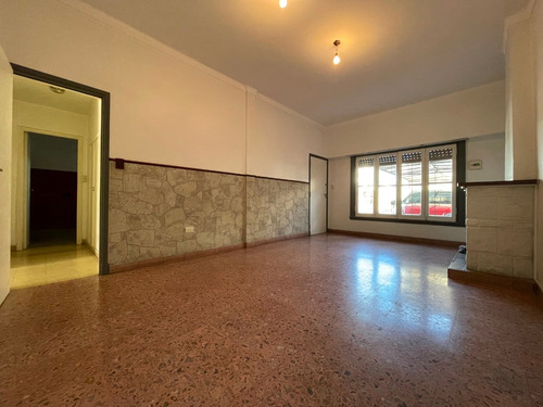 Venta Casa Ph 3 Ambientes Con Fondo Libre Castelar Centro