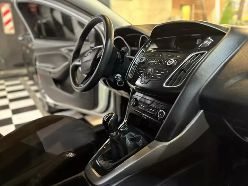 Ford Focus III 1.6 Sedan S