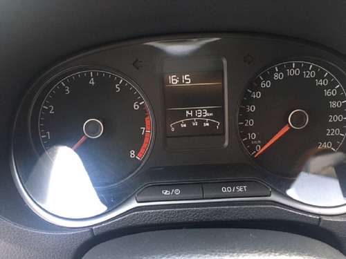 Volkswagen Polo Confortline 1.6ml/16 Tiptronic-2017 Expoeste