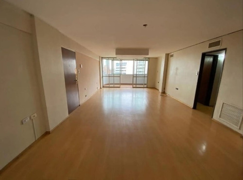 Venta Departamento Sobre Cañada 3 Dorm Con Balcon