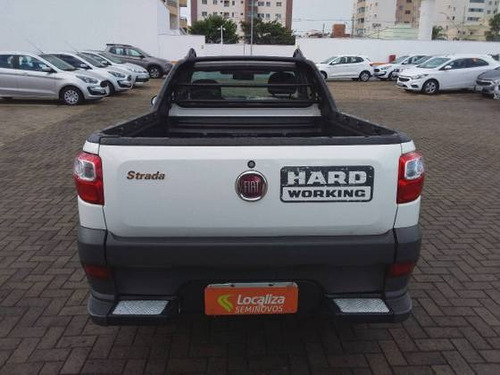 Imagem 2 de 10 de Fiat Strada 1.4 Mpi Hard Working Cs 8v Flex 2p Manual