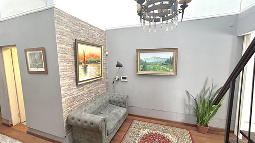 Casa En Venta 4 Dormitorios 2 Baños Reciclada La Comercial