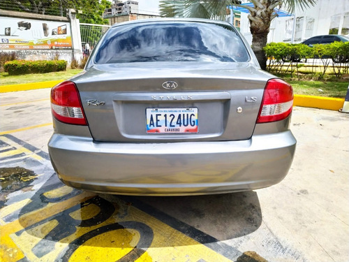 Imagen 5 de 13 de Kia Rio Stylus
