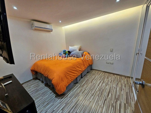 Venta De Espectacular Apartamento Pb En Macaracuay, Agua Segura #25-18495 Np
