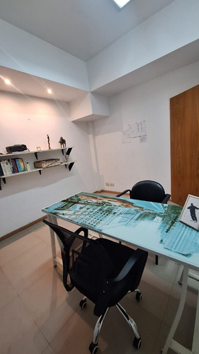 Alquiler De Espectacular Oficina En San Martin Centro. 140 M2