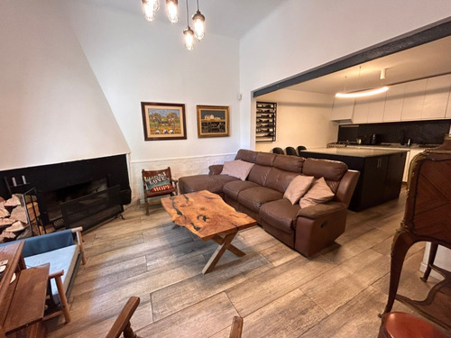 Casa Padron Unico Prox.wtc-shopping. 4-5 Dorm. 4 Baños. Cochera X 2. Estufa Leña Y Parrillero.