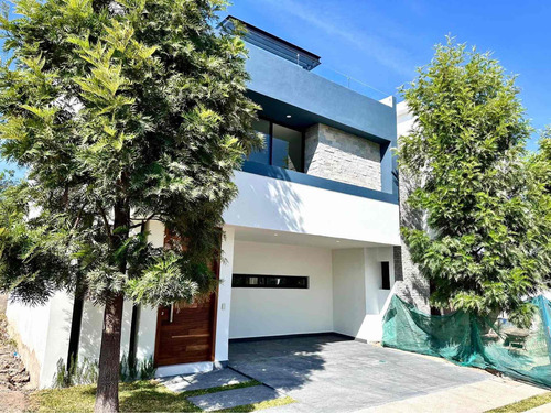 Imagen 2 de 29 de Casa En Venta En Privanza Habitat Zona Solares Zapopan