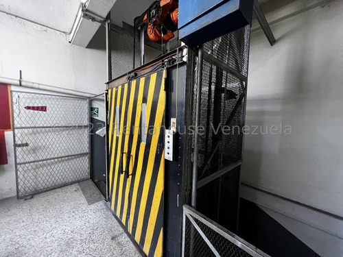 Se Vende Edificio Industrial La Candelaria Mls #24-2303