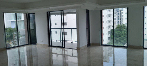 A281 - Apartamento De Lujo En Alquiler En Santo Domingo | 190 M² | 3 Habitaciones | Línea Blanca Y Aires | $2,500 Usd | #foxpiantini