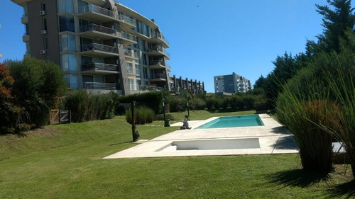 Imagen 1 de 19 de Departamento - Del Lago Condominium