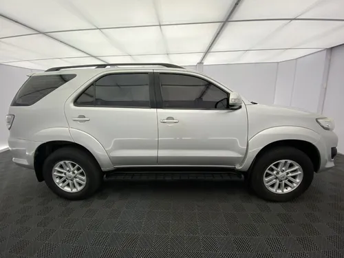 Toyota Fortuner 2.7 Urbana 4x2