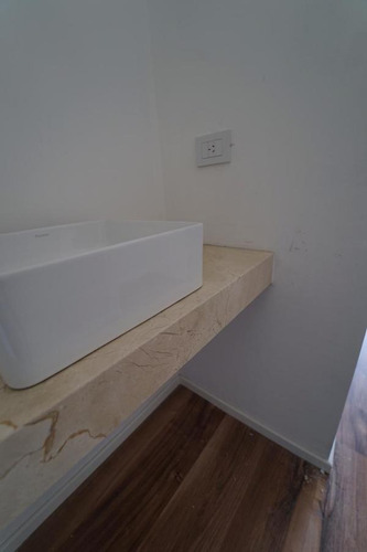 Imagen 6 de 30 de Departamento 3 Amb Estrenar En Duplex De Categoría. Cochera. Piscina, Parrilla