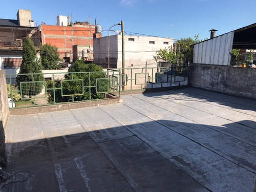 Imagen 6 de 6 de Casa Multifamiliar/ En Venta La Tablada
