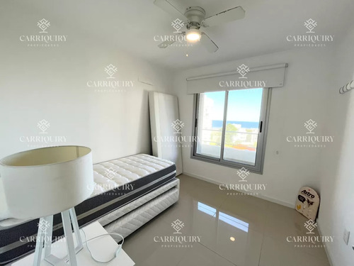 Apartamento En Brava, 3 Dormitorios *