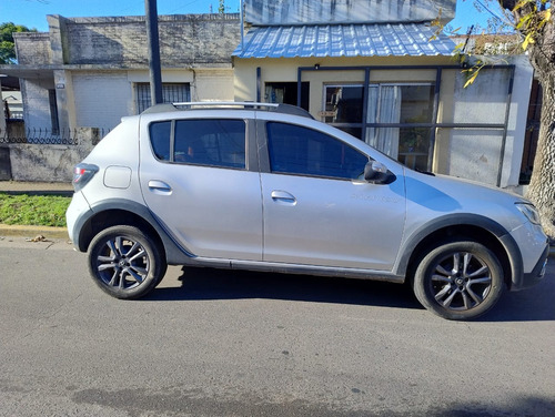 Renault Stepway 1.6 16V Intens C.A.B At