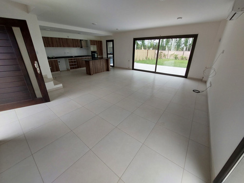 Imagen 13 de 15 de Dúplex · Venta · Barrio Privado · 3 Dormitorios