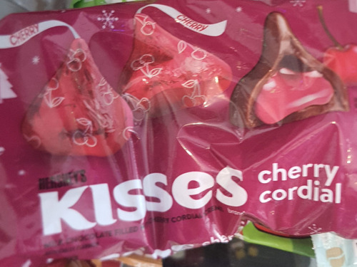 Kisses Cereza  Chocolate Cherry Cordial Rellenos Valentin