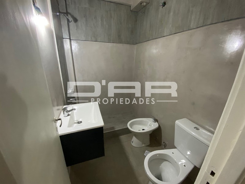 Imagen 5 de 10 de Pb 2 Ambientes Con 2 Patios. Bajo De Valor!! - Schmidl 5100