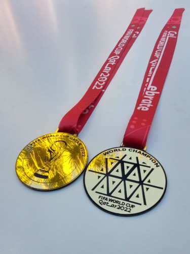 Medalla Qatar Copa Del Mundo 2022 C/cinta Roja Original X15u