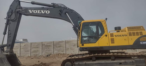 Excavadora Volvo