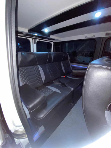 Imagen 9 de 19 de Peugeot Boxer 2008 2.8 330m Combi Hdi Conf Larga